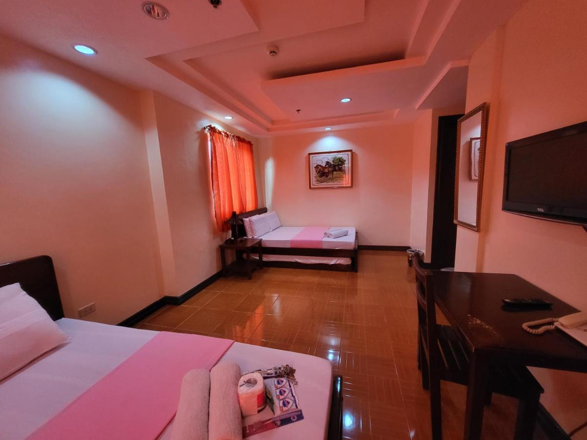 Rooms R Us - Voyagers Palace Puerto Princesa Exterior foto
