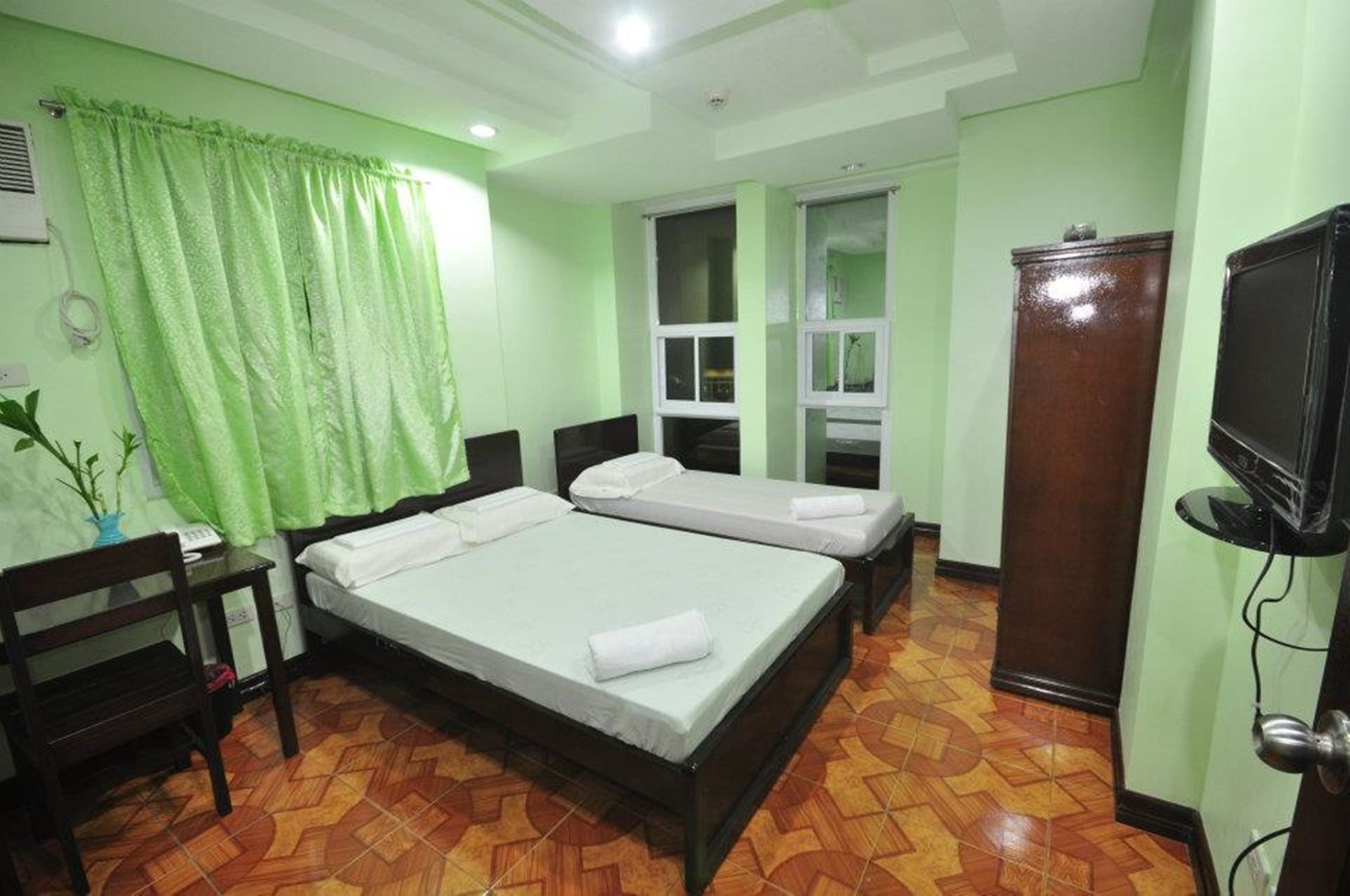 Rooms R Us - Voyagers Palace Puerto Princesa Exterior foto