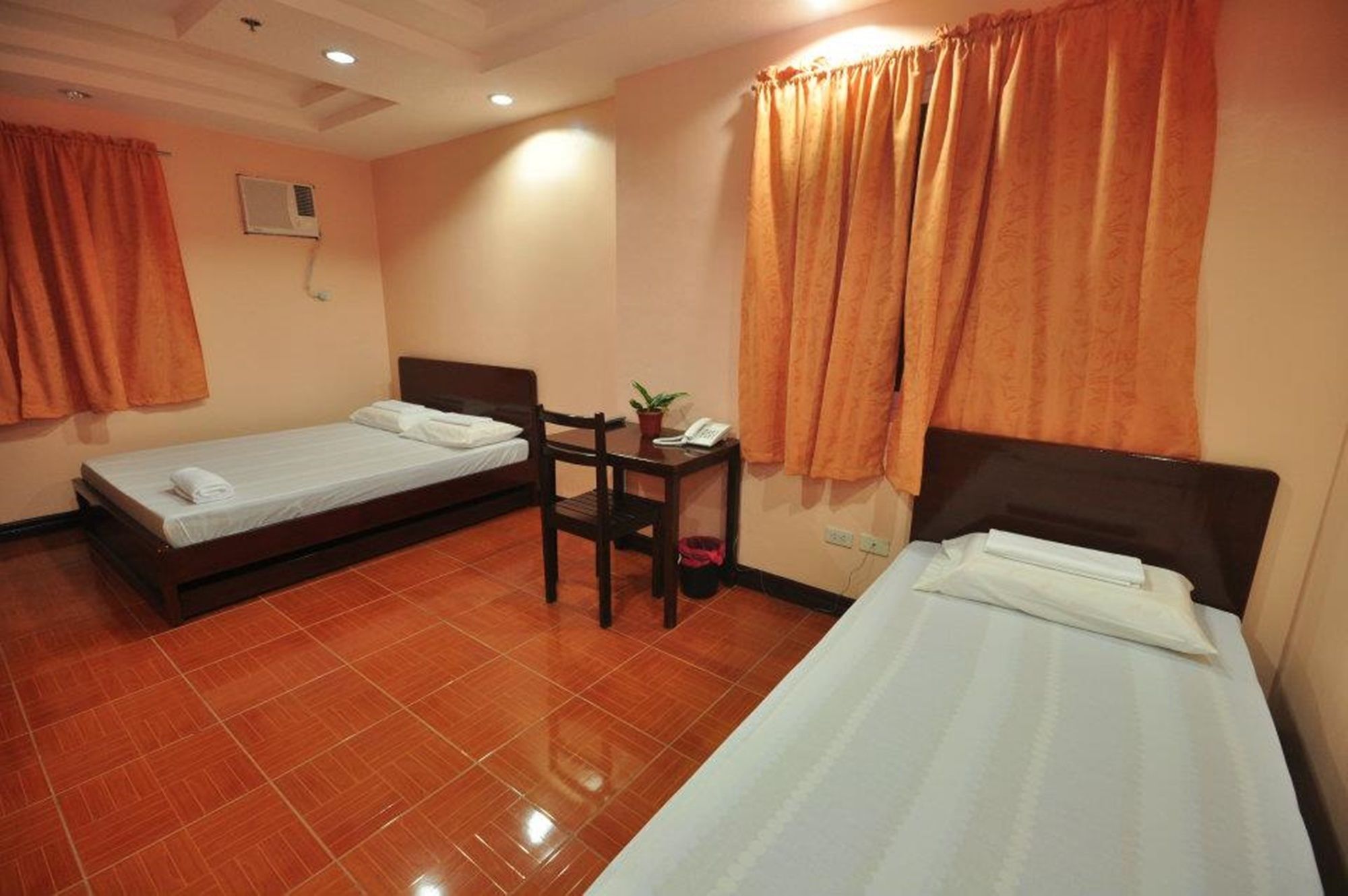 Rooms R Us - Voyagers Palace Puerto Princesa Exterior foto